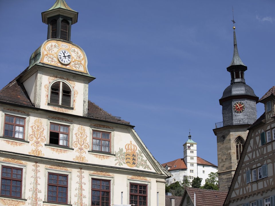 Blick auf Rathaus, Schloss Kaltenstein und Stadtkirche
